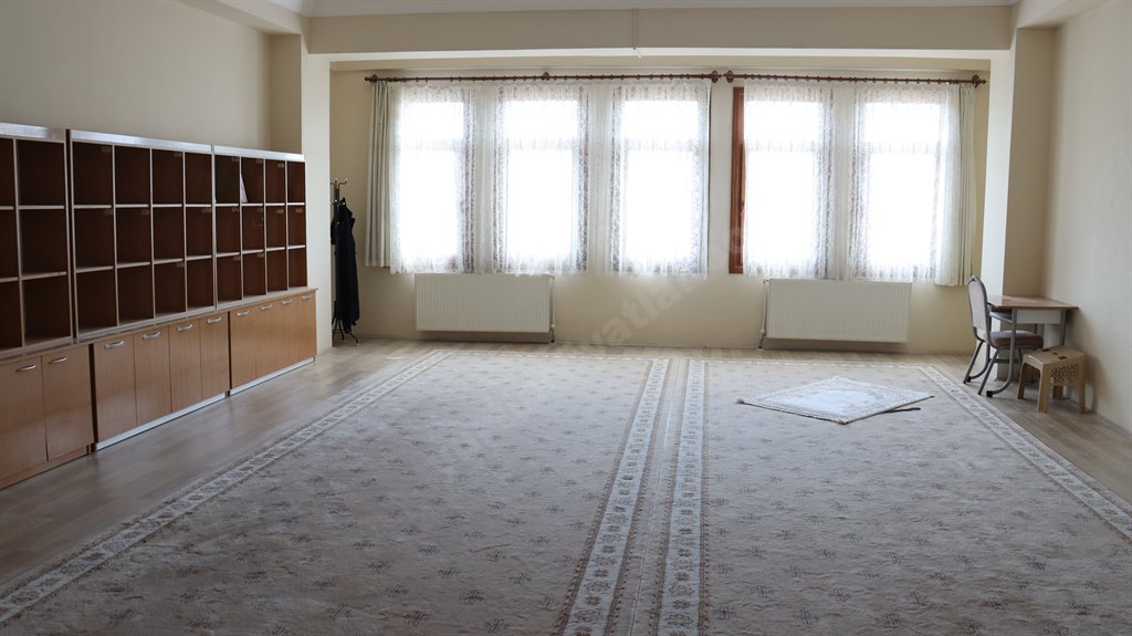 Yeni�ehir Erkek ��renci Yurdu - Mescit