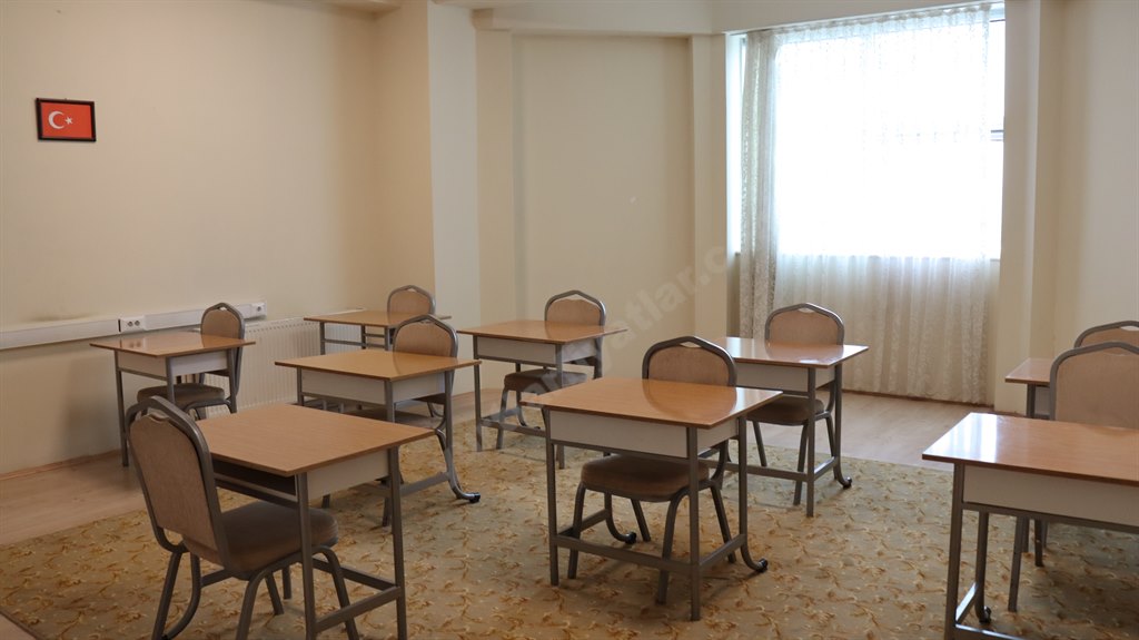 Yeni�ehir Erkek ��renci Yurdu - Et�t Odas�