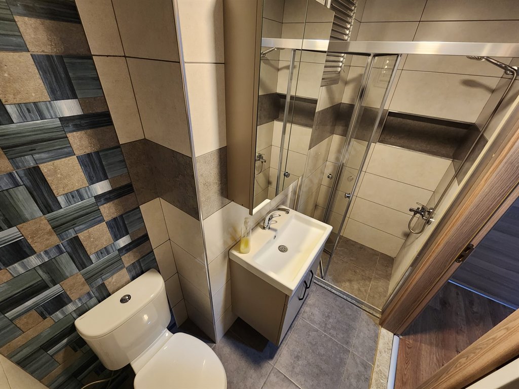 �zel Adef K�z ��renci Yurdu - WC/Banyo