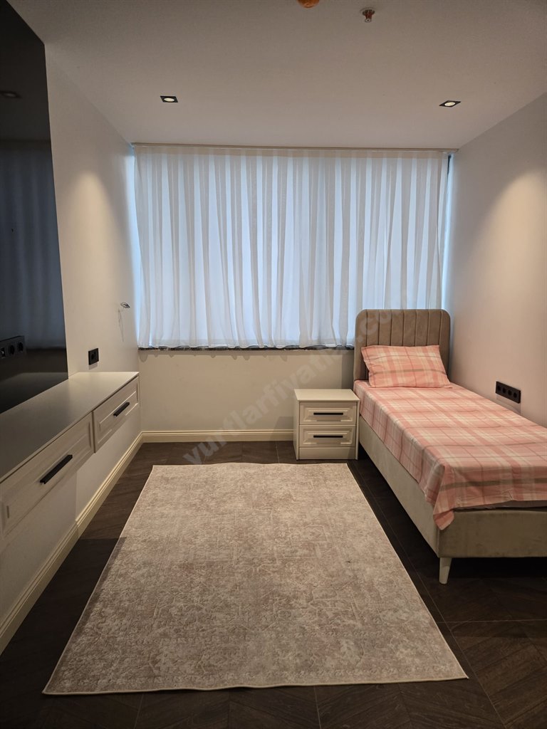 Aura K�z ��renci Yurdu