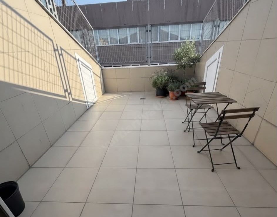 �zel Zorlu Bah�elievler Erkek ��renci Yurdu Teras