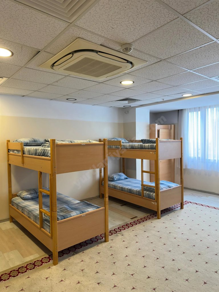 Yakac�k Saraylar Erkek Yurdu