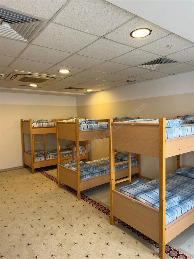 Yakac�k Saraylar Erkek Yurdu