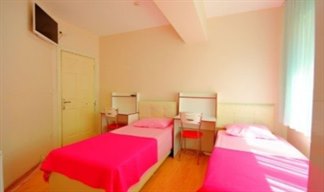 �stanbul - Kad�k�y, Bostanc� Gazi 6 K�z ��renci Yurdu - 2 Ki�ilik Oda