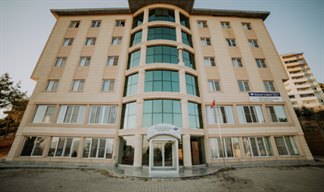 nsan Vakf Nevres Ongun Kz renci Yurdu 1