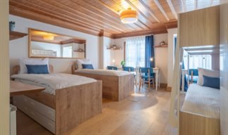 �stanbul - Fatih, Akademi Erkek ��renci Pansiyonu - 4 Ki�ilik Oda