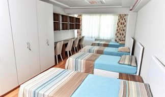 �zmir - Bornova, �nsan Vakf� Bornova K�z Yurdu - 4 Ki�ilik Oda