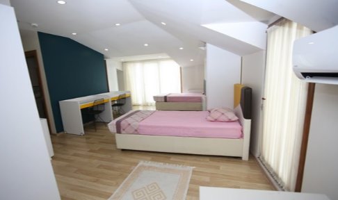 �stanbul - Beyo�lu, Hali� K�z ��renci Yurdu - 3 Ki�ilik Oda