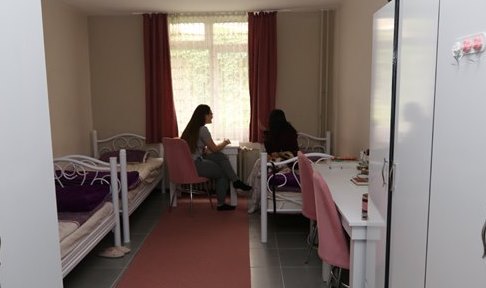 Ankara - ankaya, zel Piyano Kz Yurdu - Kolej ubesi - 3 Kiilik Oda