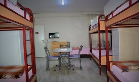 Üsküdar Kız Öğrenci Yurdu - 6 Kişilik Oda