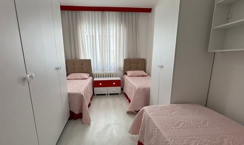 zel Alkn Emek Kz renci Yurdu - 3 Kiilik Oda