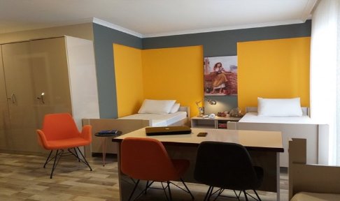 Ankara - �ankaya, Bah�elievler �zel Sandal K�z ��renci Yurdu - 3 Ki�ilik Oda