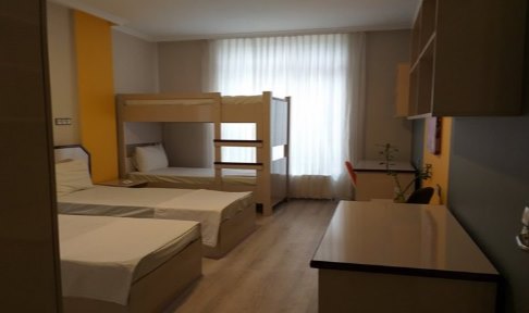 Ankara - �ankaya, Bah�elievler �zel Sandal K�z ��renci Yurdu - 4 Ki�ilik Oda