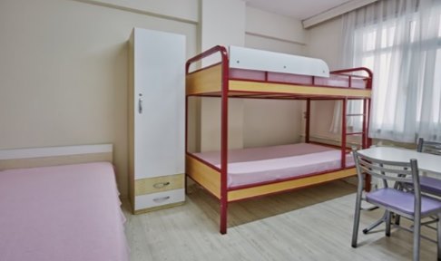 Üsküdar Kız Öğrenci Yurdu - 3 Kişilik Oda