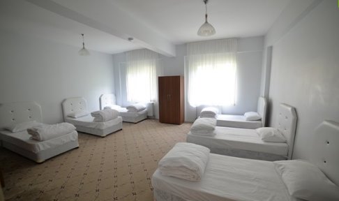 Kahramanmara� - Merkez, �nsan Vakf� Nevres Ongun Erkek Yurdu - 3 Ki�ilik Oda