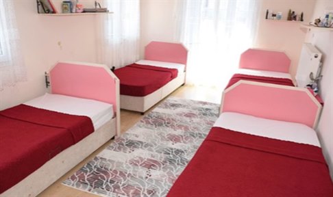 �zmir - Buca, �zel Buca G�ven K�z Yurdu - 4 Ki�ilik Oda