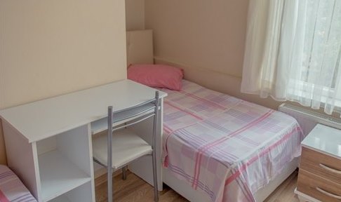 �stanbul - Kad�k�y, �zyuvam K�z Apart� - 2 Ki�ilik Oda