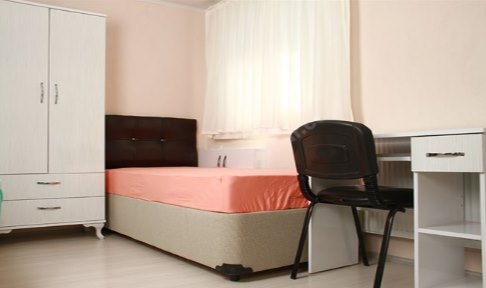 �zmir - Bornova, Bat� Plus K�z Yurdu - 1 Ki�ilik Oda