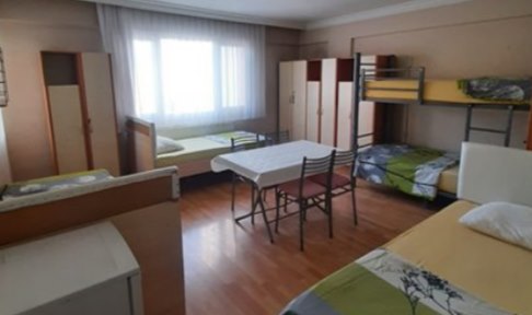 �zmir - Bornova, �zel Bornova Erkek ��renci Yurdu - 5 Ki�ilik Oda