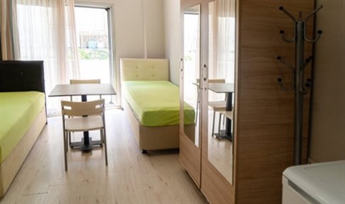 �zmir - Bornova, Yasemin K�z ��renci Apart Yurdu - 2 Ki�ilik Oda - A��k Balkon