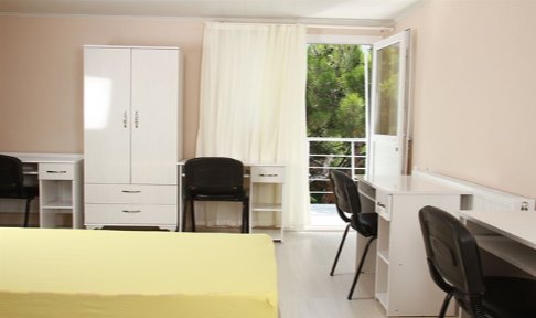 �zmir - Bornova, Bat� Plus K�z Yurdu - 4 Ki�ilik Oda