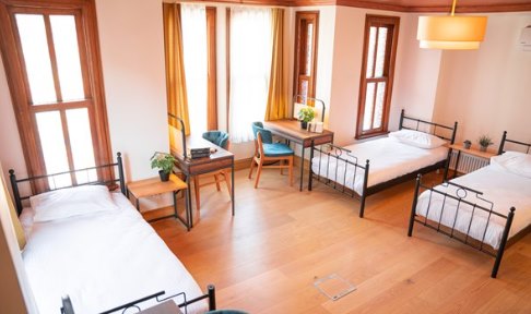 �stanbul - Fatih, Akademi Erkek ��renci Pansiyonu - 3 Ki�ilik Oda