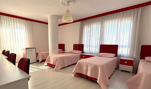 zel Alkn Emek Kz renci Yurdu - 4 Kiilik Oda